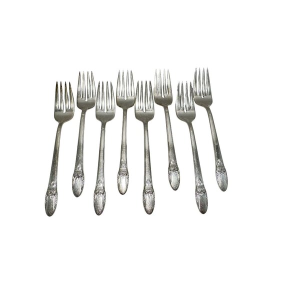 1847 Rogers Bros IS Vintage 1937 FIRST LOVE Set of 8 Salad Forks 7" Silverplate - Picture 2 of 5